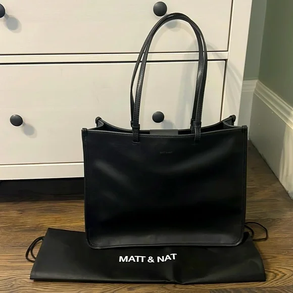 Matt & Nat Vegan Leather Black Tote - Picture 1 of 7